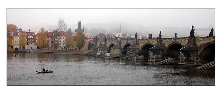 Novembermorgen an der Moldau